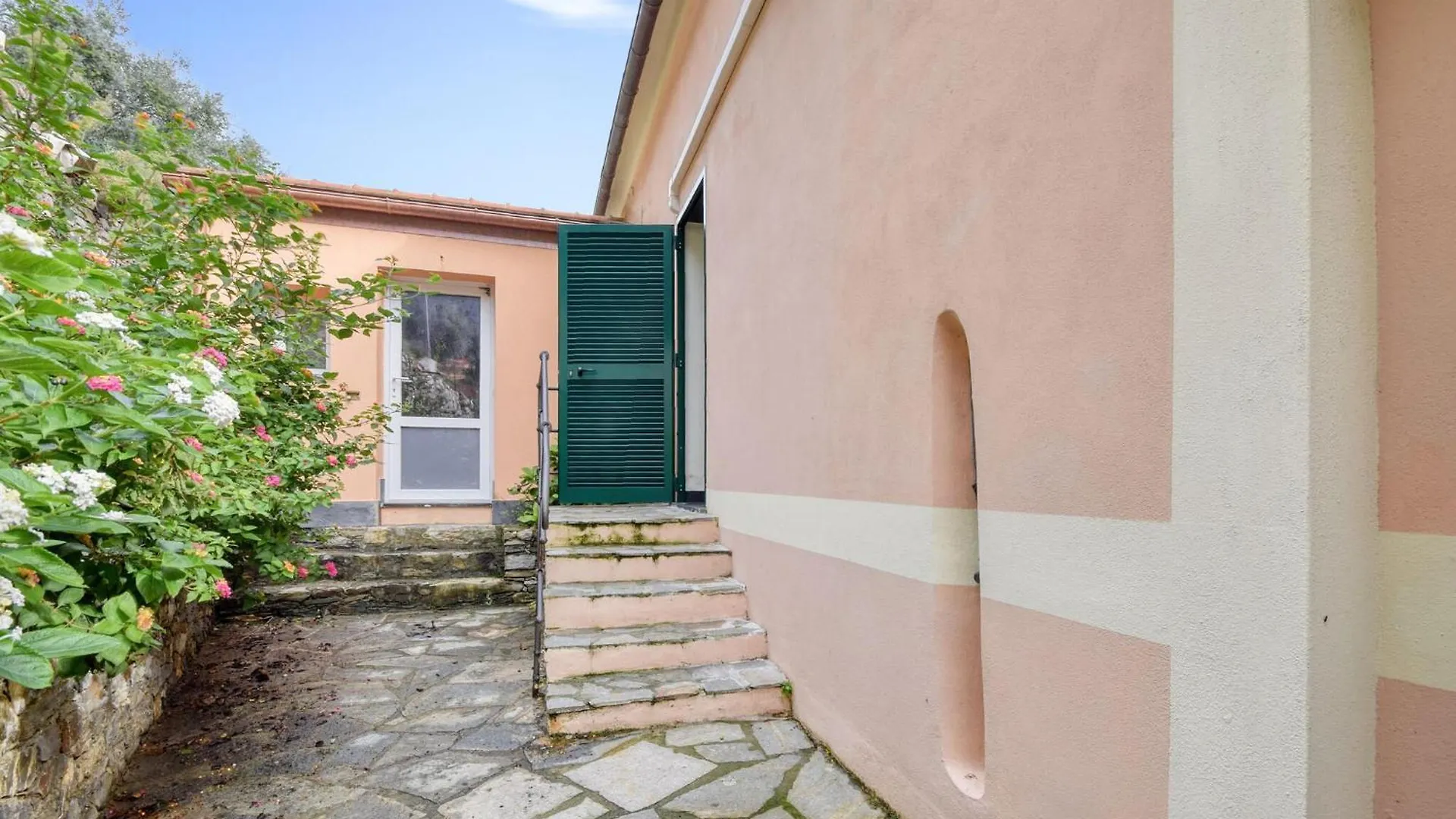 Stunning Apartment In Recco With Kitchen